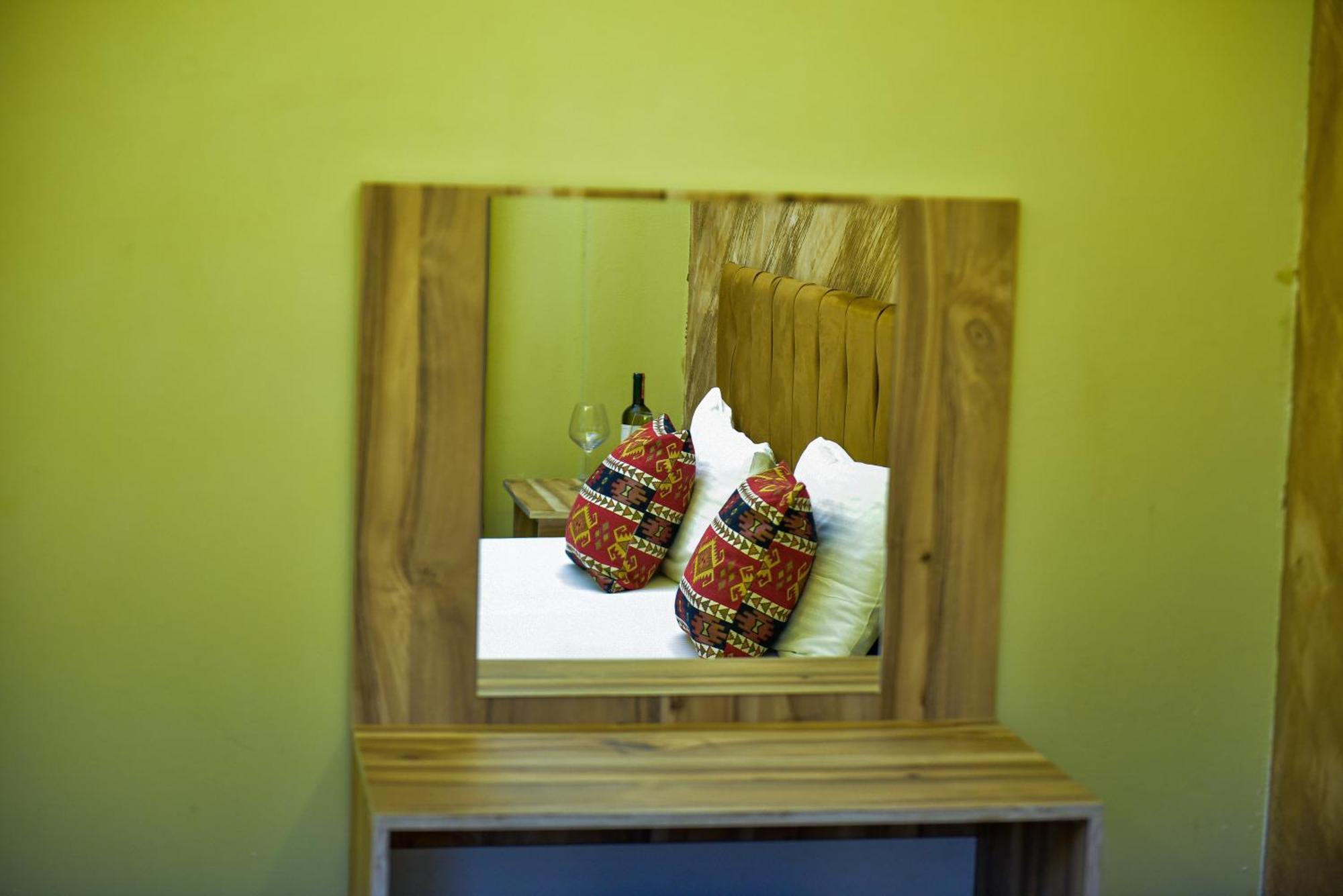 Te Bujtina Hotel- Cozy Stay With Traditional Breakfast Near Beach Golem  Exterior photo